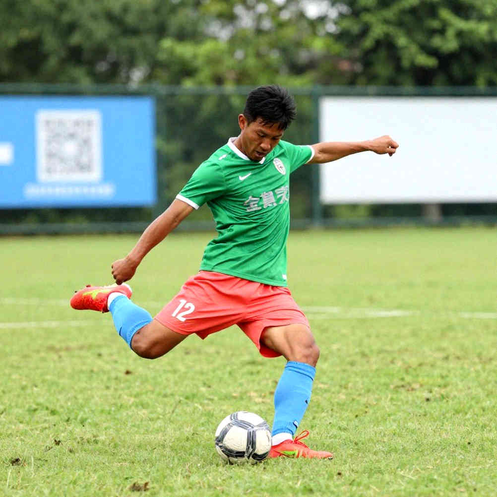 পুমাসে ফিরে ক্রুস আসুলের বিপক্ষে চিনো উয়ের্তার প্রথম গোল: ২-০ স্কোরলাইনের নিচে তিনটে ফাটল